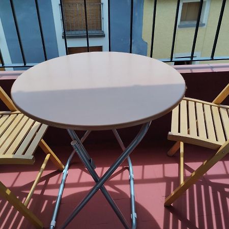 Luminoso, Centrico Y Silencioso Apartamento Хака Екстериор снимка