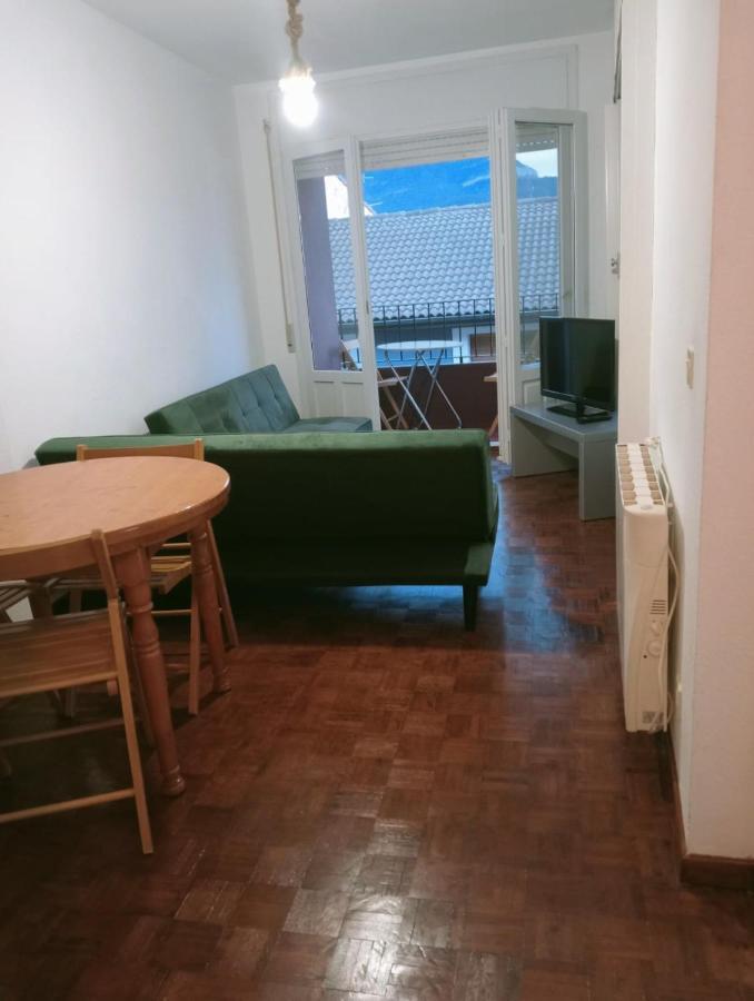 Luminoso, Centrico Y Silencioso Apartamento Хака Екстериор снимка